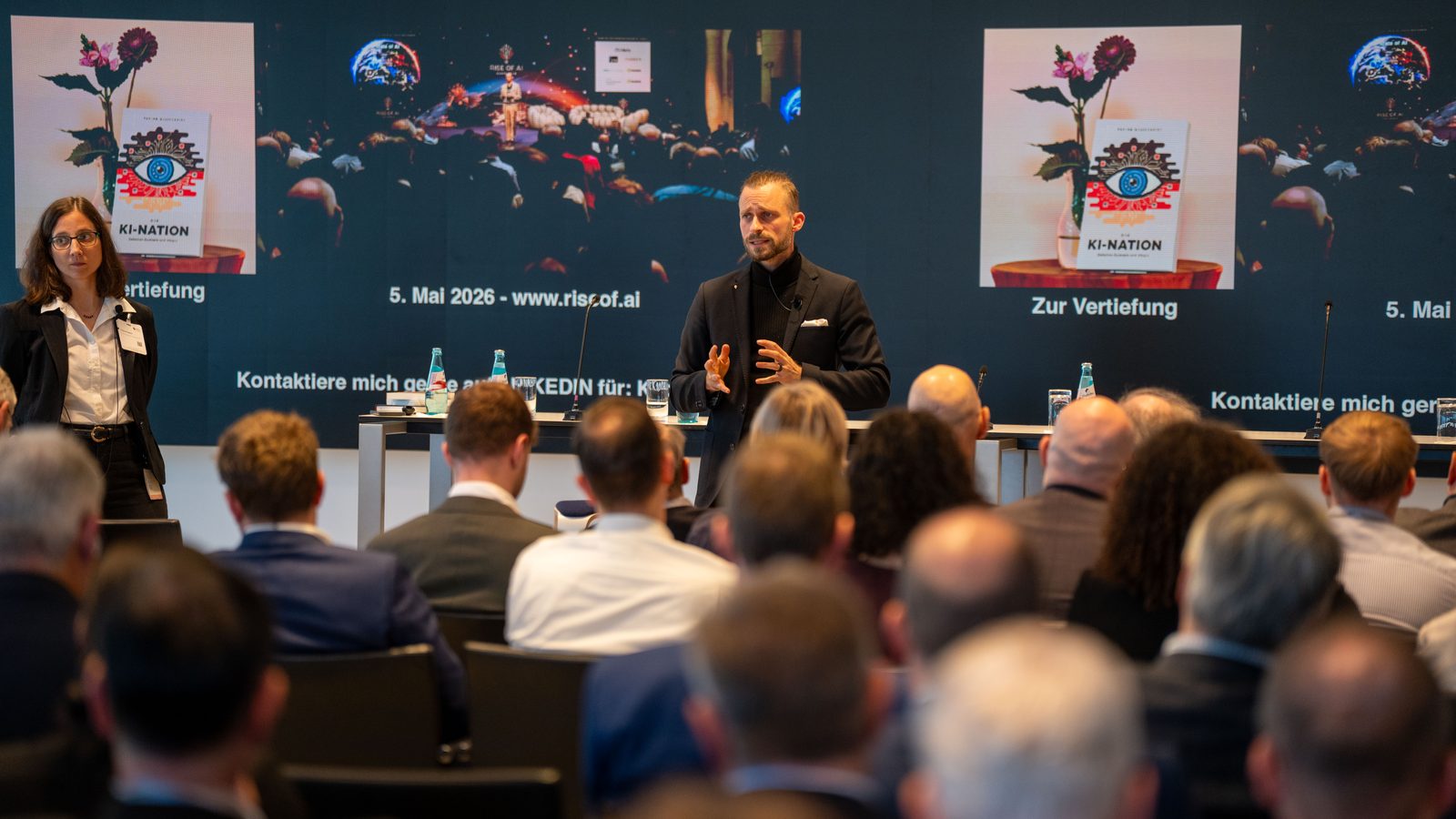Fabian Westerheide bei einer Keynote