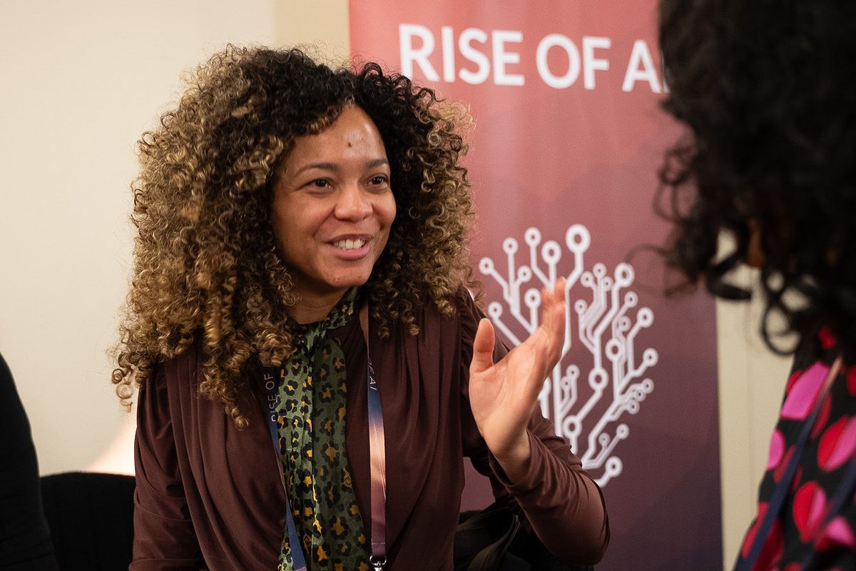 Francielly Monteiro im Gespräch auf der Rise of AI 2026